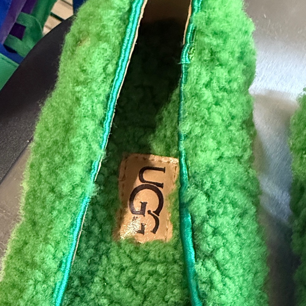 UGG Women size 38 Green Fuzzy Slippers. Rare. Imported. Unworn - Picture 3 of 13